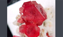 石(shi)榴(liu)石磨(mo)粉